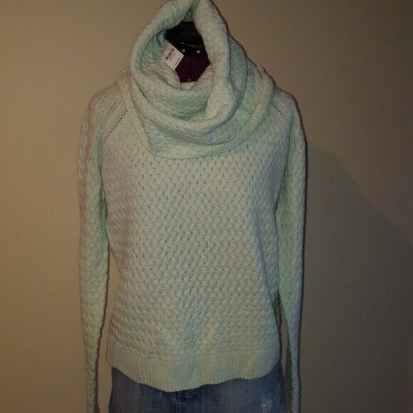 NY &CO beautiful mint color sweater - Picture 3 of 6
